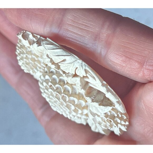 Celluloid Chrysanthemum Brooch In Cream With C Clasp Vintage Floral Fashion Gift - Picture 3 of 7